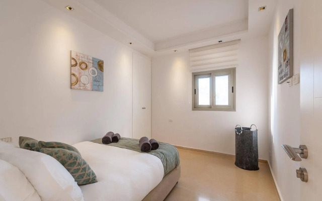 Renovated White House - Banana Beach