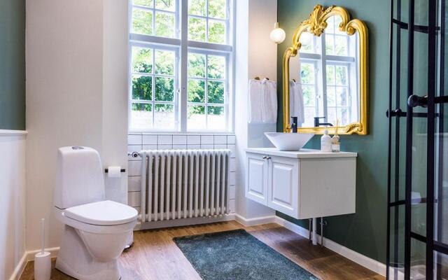 'Gem Suites Hotel Apartments