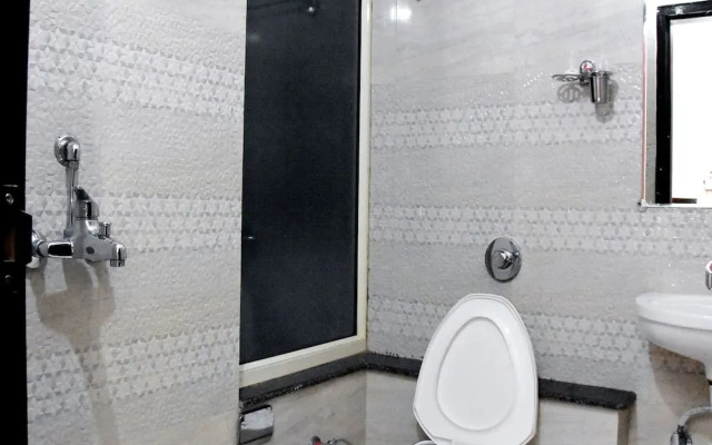 OYO 12682 Hotel Relax