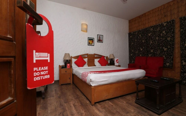 FabHotel Pearl Villas Sector 31