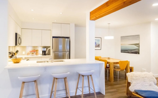 Ski in Out, Great Location, Free Shuttle Bus