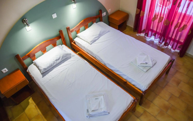 Chrysoula Hotel & Apartments