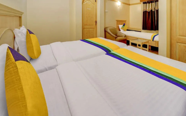 Itsy Hotels Coastal Grand Sathyam