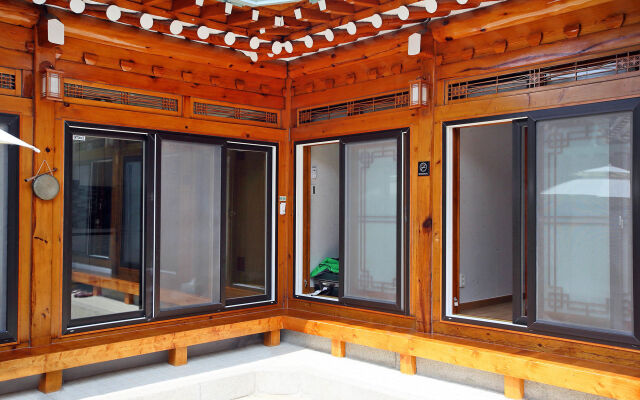 Go Woon Dang Hanok Guest House