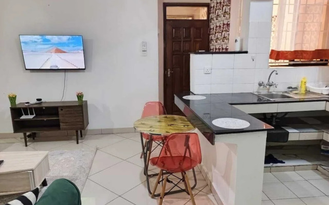 Lux Suites La Vida Startup Apartment