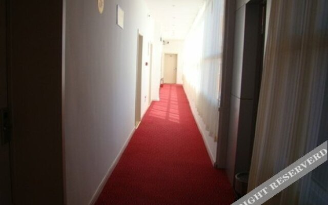 Junyi Chain Hotel (Yuci Railway Station)