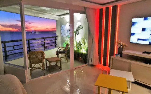 SEAFLATS Iate Plaza Hotel