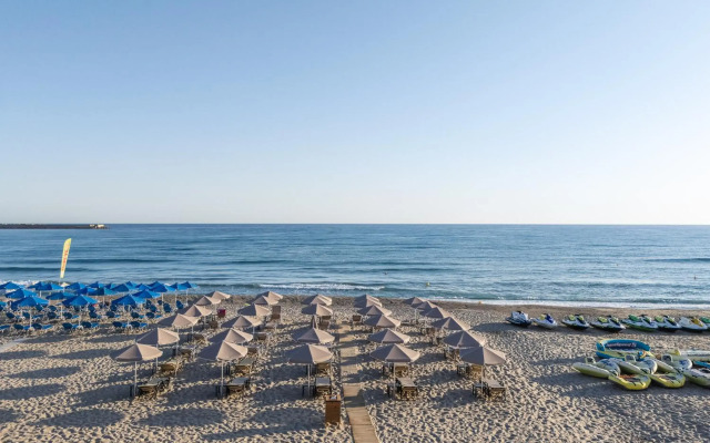 Steris Elegant Beach Hotel & Apartments
