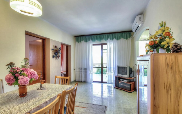 Nice Home in Porec With Wifi and 2 Bedrooms - Hotel in Porec - Photo 5