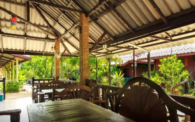 Pop Riverside Homestay