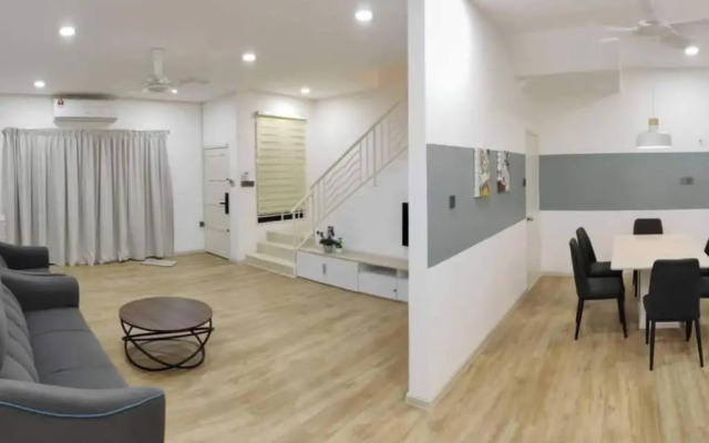 T House Nearby Kuantan East Coast Shopping Mall