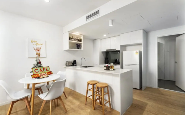 Designer South Bank Apartment