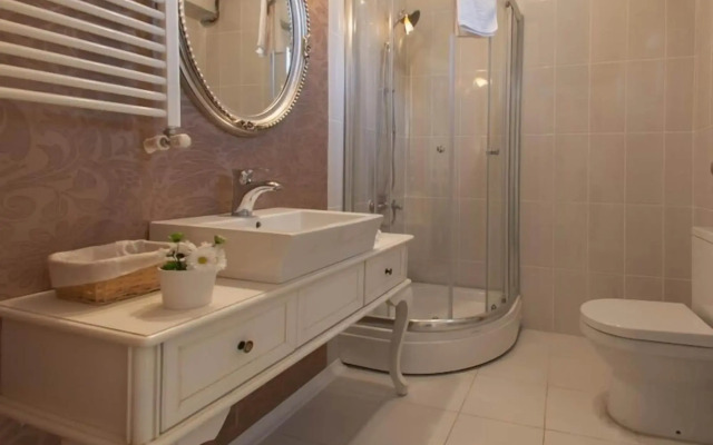 Room Room Boutique Hotel