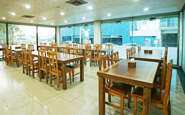Emerald Hotel