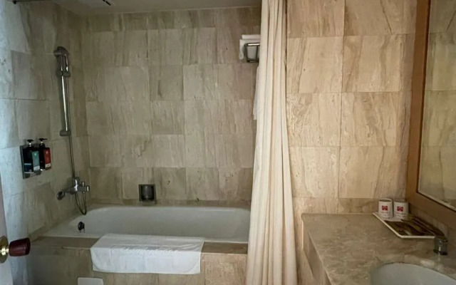 Chuto Plaza Hotel