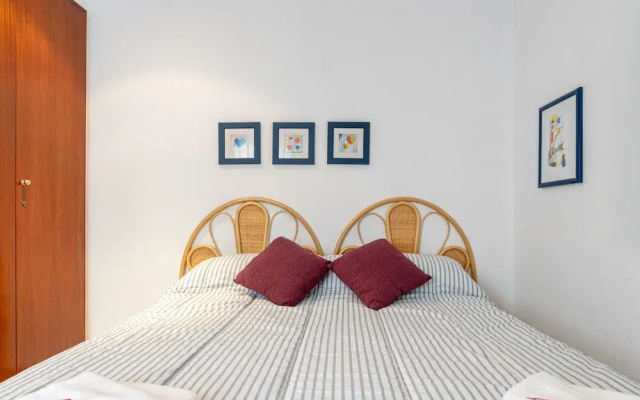 Apartment in Empuriabrava With Sea Views