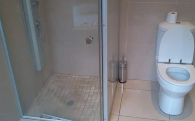 T.Recall Guest House