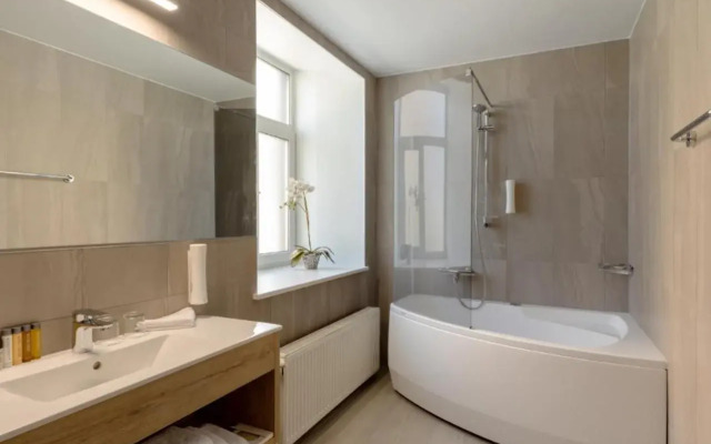 Kreutzwald Hotel Таллин