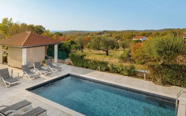 Villa Rosy Comfortable Holiday Residence
