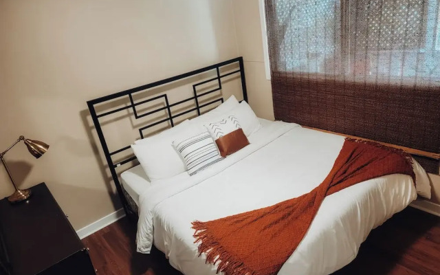 Family House with Httb Playgr BBQ Firept