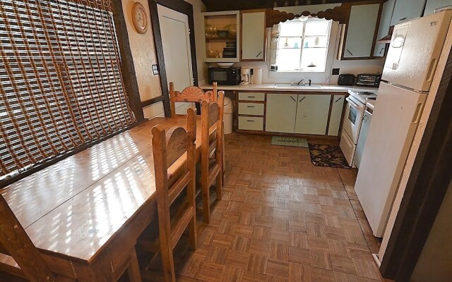 Rustling Pines - Five Bedroom Cabin