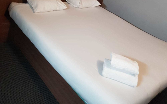Fasthotel Val De Reuil