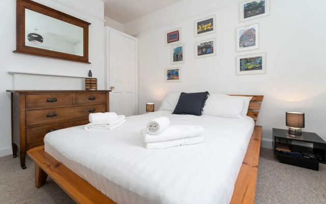 Host Stay Preston Park Apartment