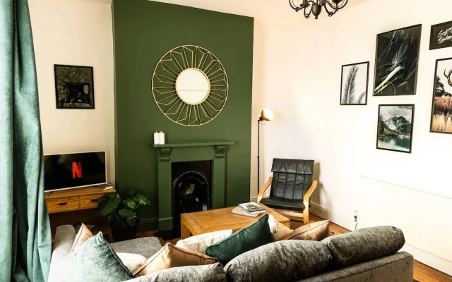 Stunning 1 Bedroom Apartment - Plymouth