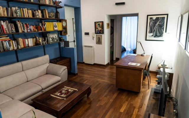 Travellers Photo Home