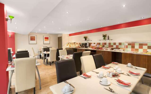 Ramada by Wyndham Hounslow - Heathrow East