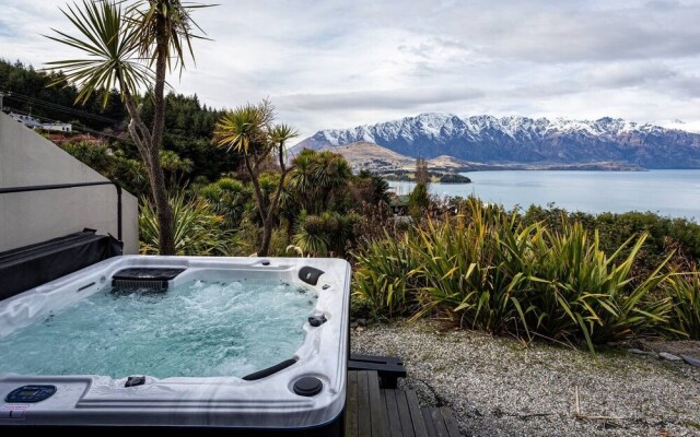 Alpine Gold With Incredible Lake Views SPA
