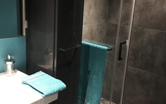 2P calme & confort à 3 min du tribunal