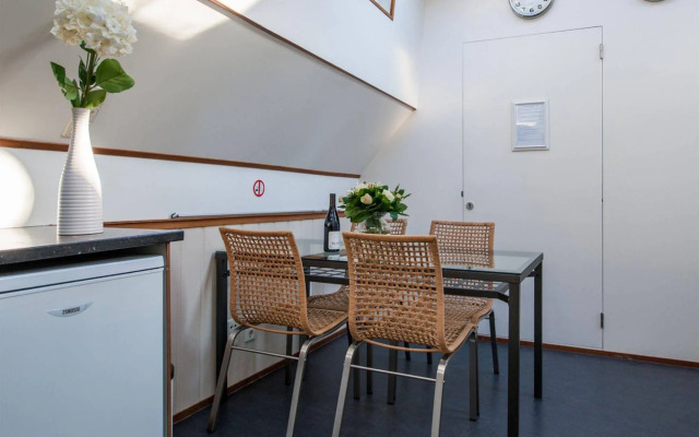 Houseboat apartments - Canal Belt East area