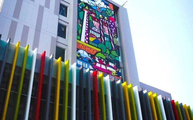 MaxOne Hotels at Pemuda