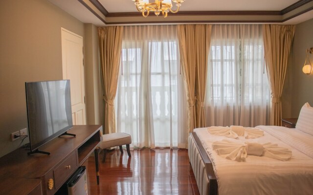 siri grand bangkok hotel