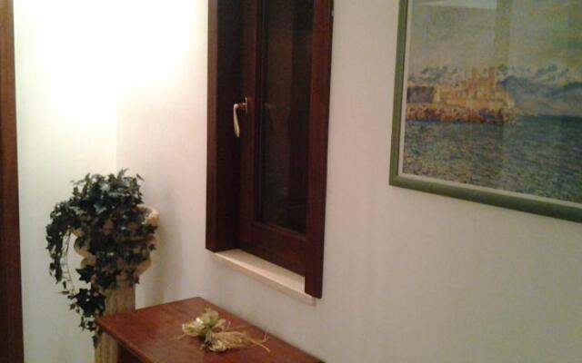 Bilocale Con Terrazzo