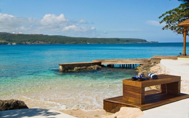 Seagrapes 5br by Jamaican Treasures