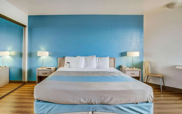 Motel 6 Coos Bay, OR