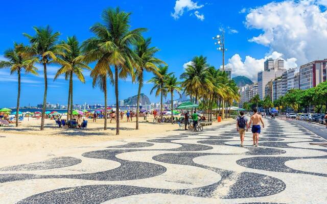 CR50 - Apto bem perto da praia de Copacabana