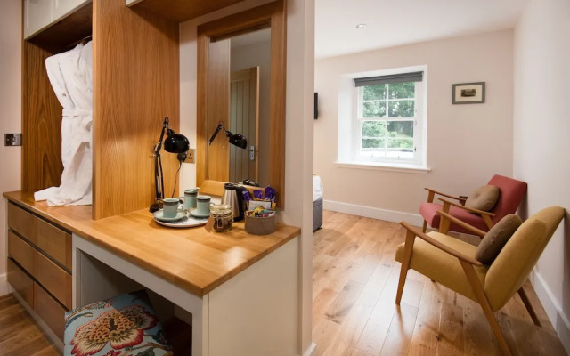 Mill House - self catering sleeps 10