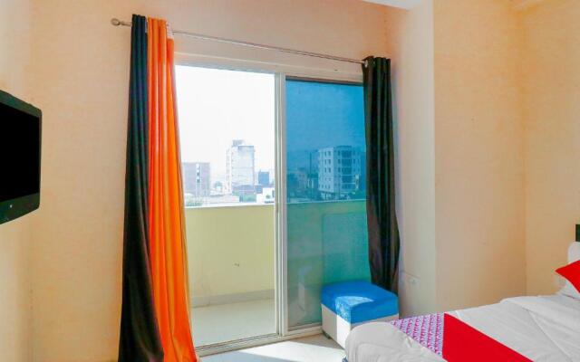 OYO Flagship AM Residency Near Noida Sector 51 Metro Station