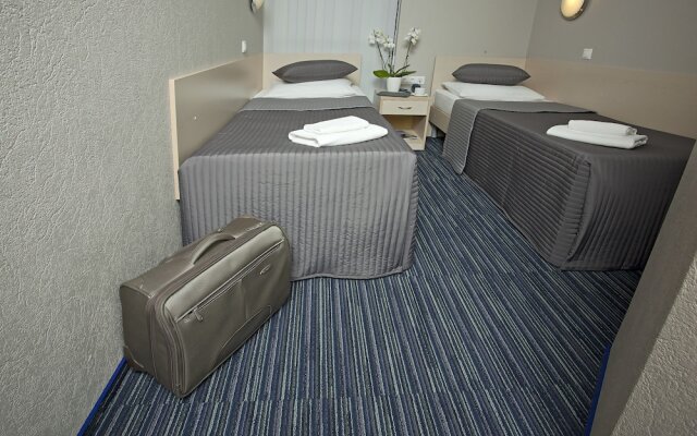 Comfort Hotel Air Express Sheremetievo (FREE ZONE)