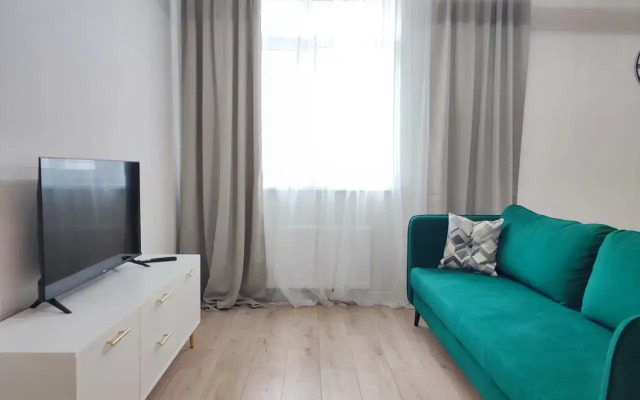 Атмосфера на улице Николая Островского