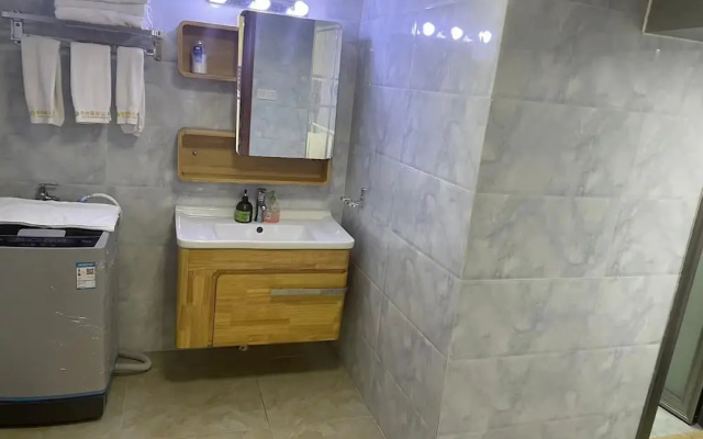 YOYO International Apartment