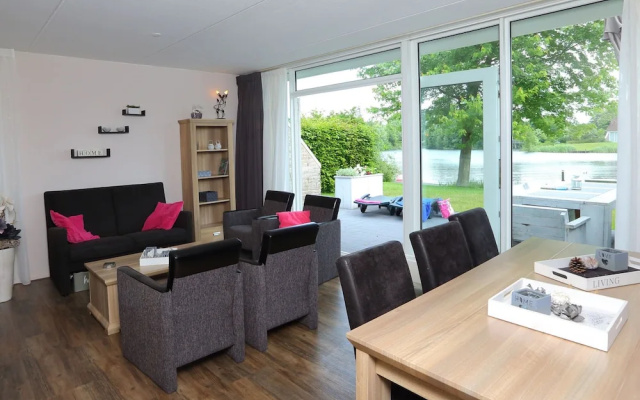 Tidy Holidayhome with Dishwasher near Emslandermeer