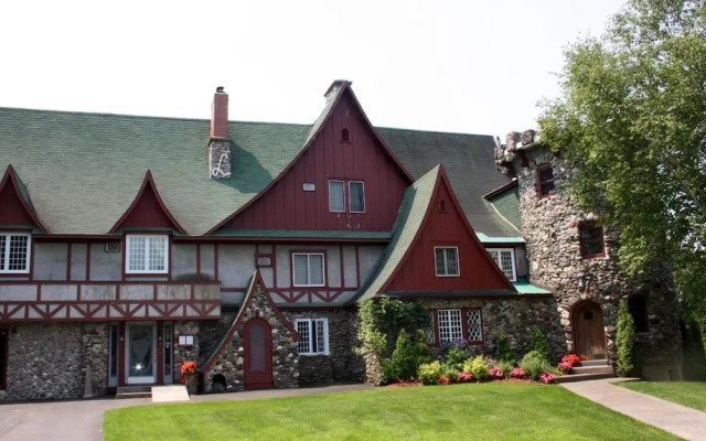 Pathsaala Inn & Restaurant