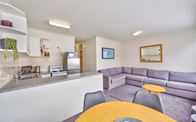 Snow Ski Apartments 12