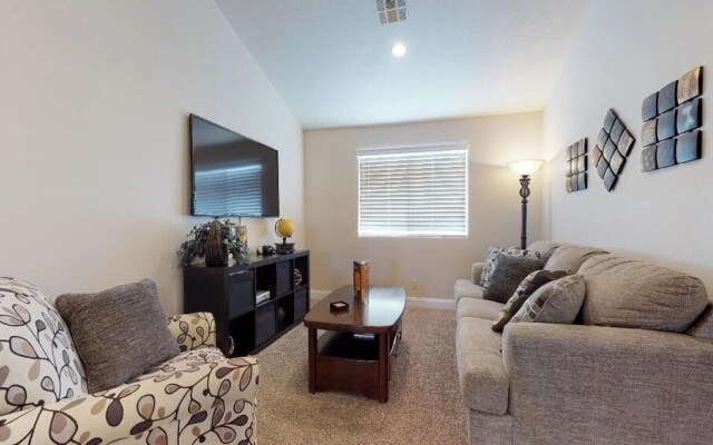Southern Delight 3 Bedroom Apts by RedAwning