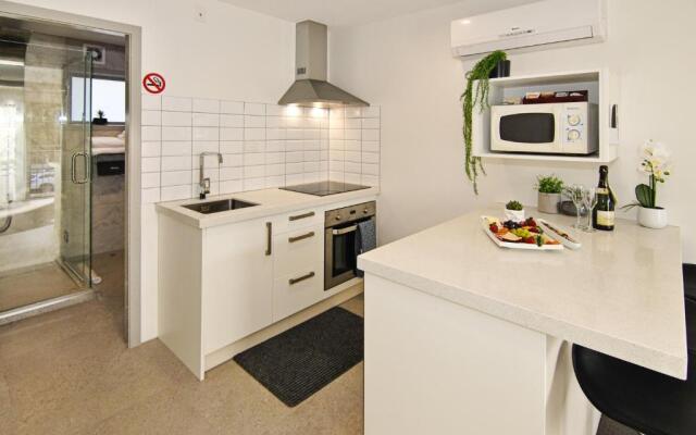 Newlands Court Motel