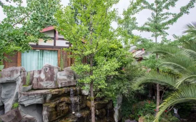 Lijiang Wu Courtyard Gardens Resort